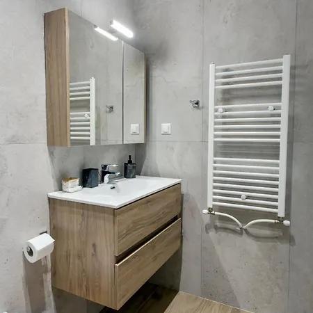 Airbnb - Bella Vista A *