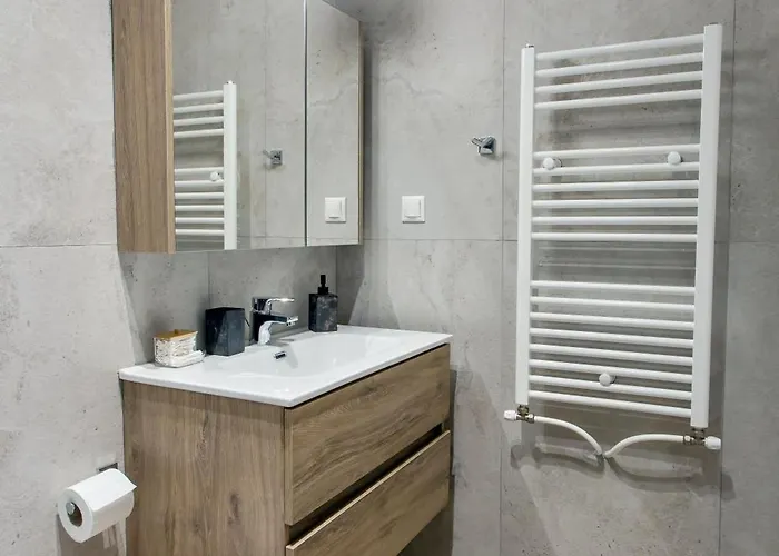 Airbnb - Bella Vista A *